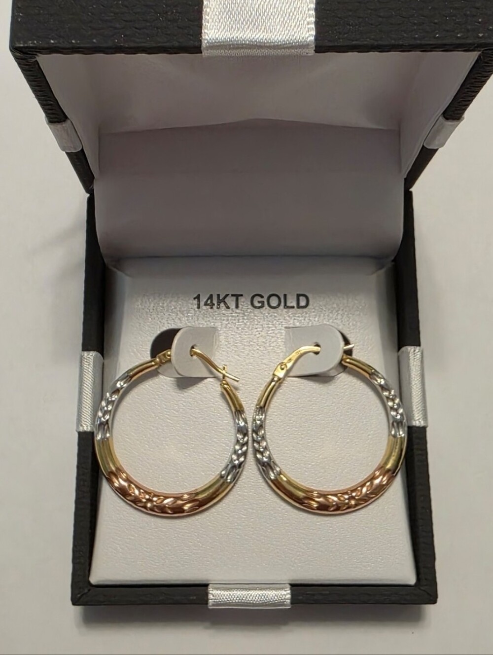 14K Tri-Tone Gold Diamond-Cut Round Hoop Earrings 25mm